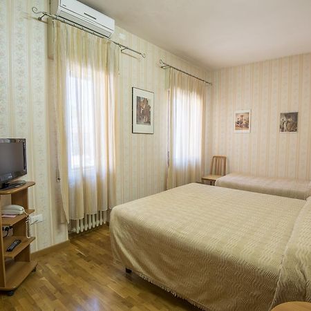 Albergo Ristorante Edo フォルリンポーポリ エクステリア 写真